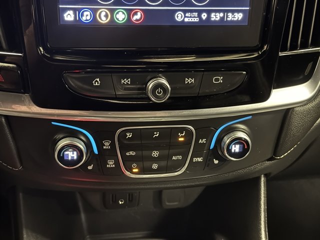 Used 2022 Chevrolet Traverse LT image 25