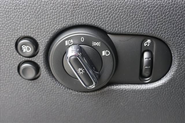 Used 2024 MINI Cooper SE w/ Signature Upholstery Package FWD image 13