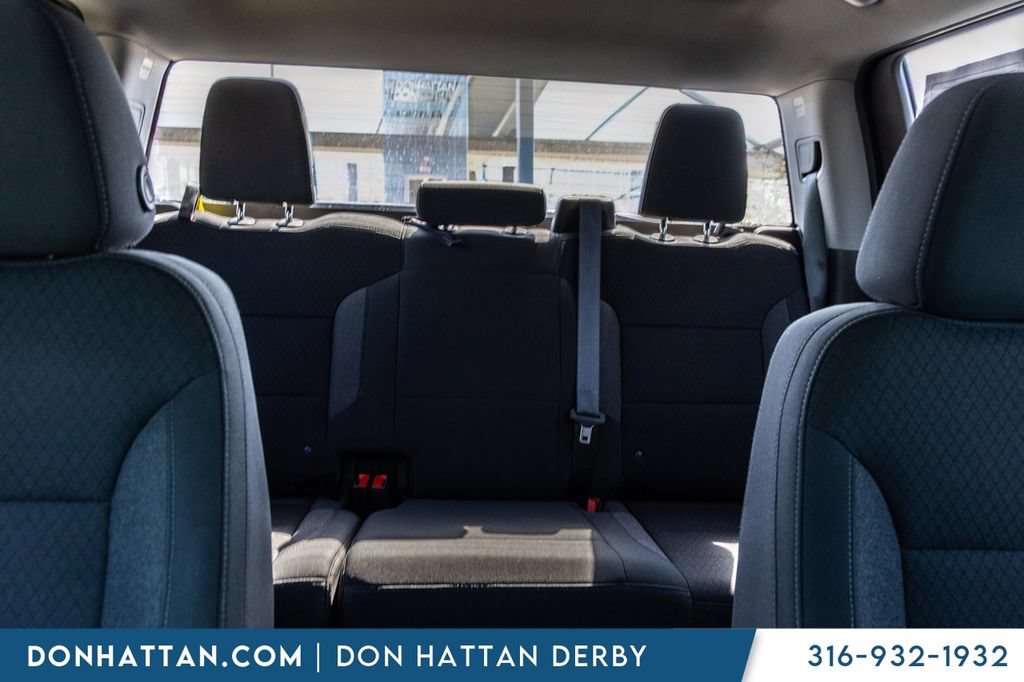 Used 2022 Chevrolet Silverado 1500 LT AWD/4WD image 17