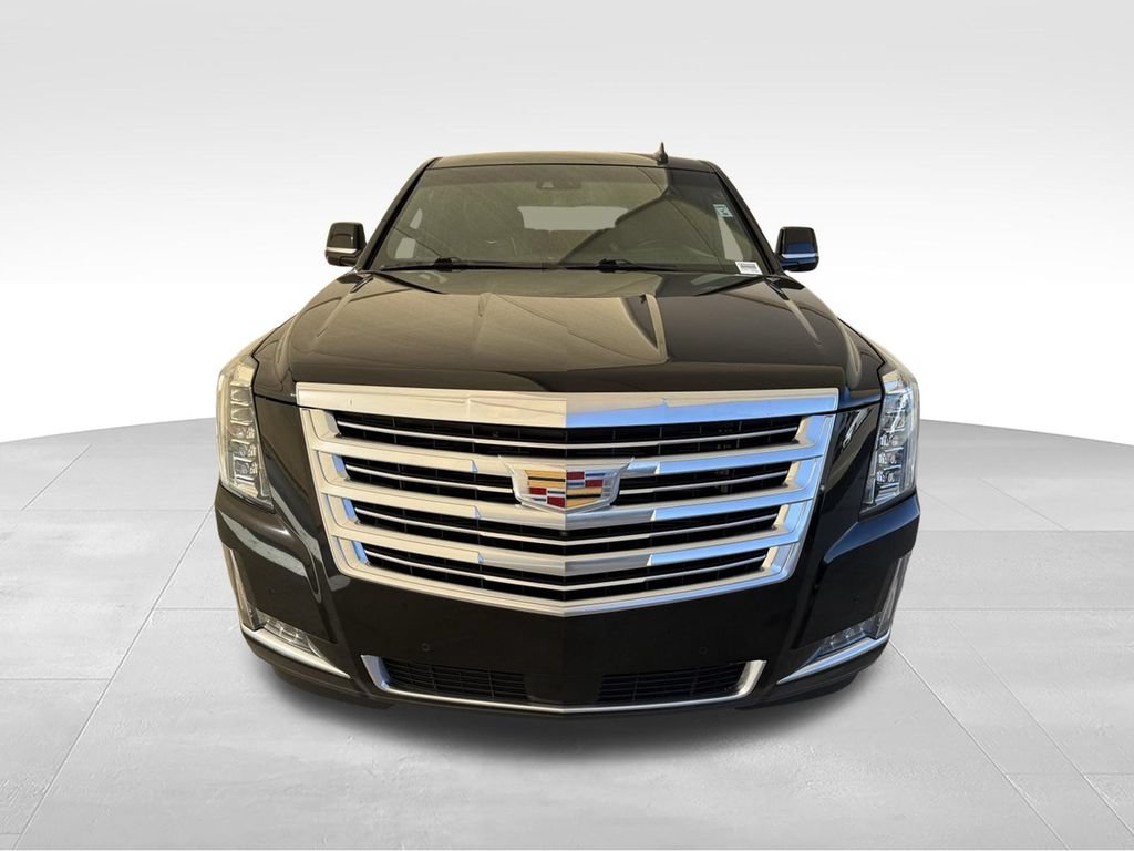 Used 2018 Cadillac Escalade Platinum AWD/4WD image 3