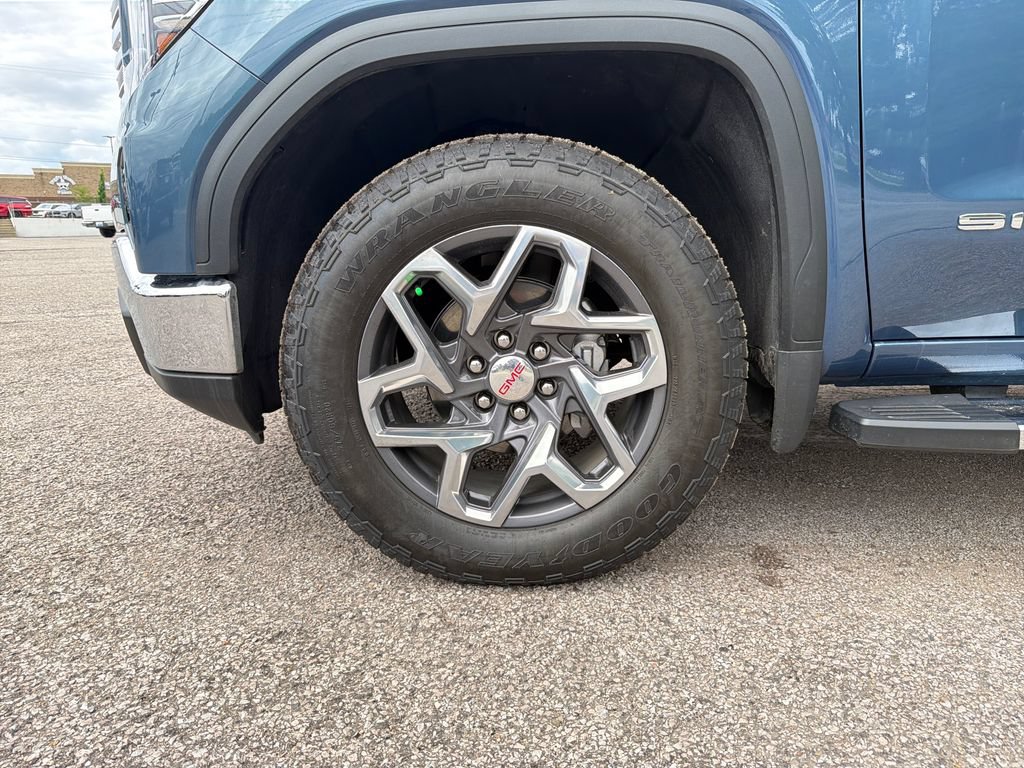 Used 2024 GMC Sierra 1500 SLT AWD/4WD image 10