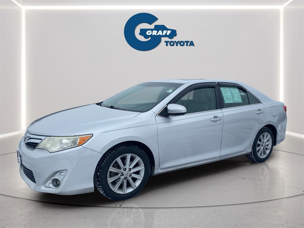 Used 2014 Toyota Camry XLE image 2