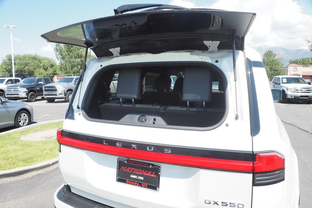 Used 2024 Lexus GX 550 w/ Cold Area Package AWD/4WD image 20