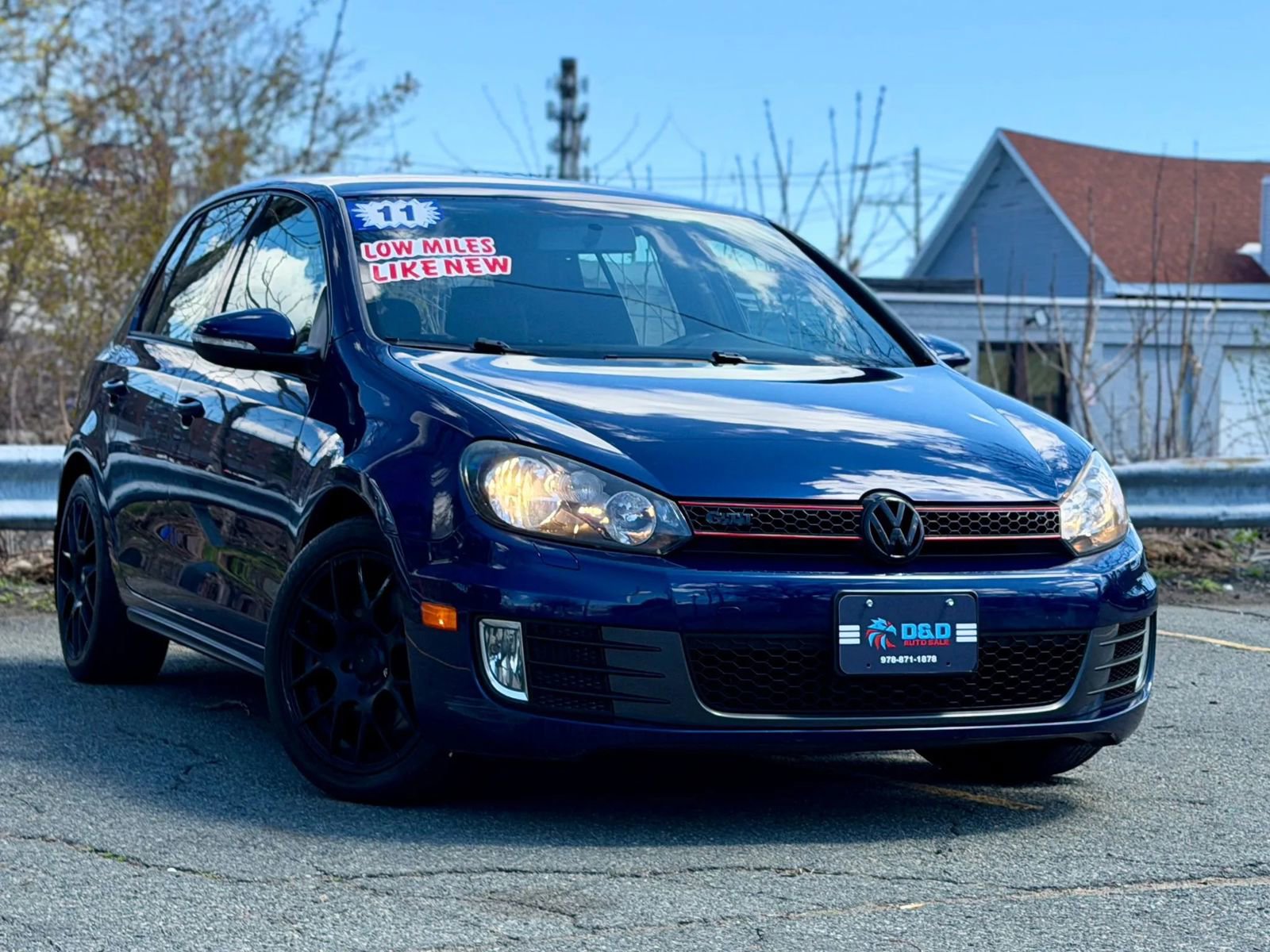 Used 2011 Volkswagen Golf 4-Door FWD image 7