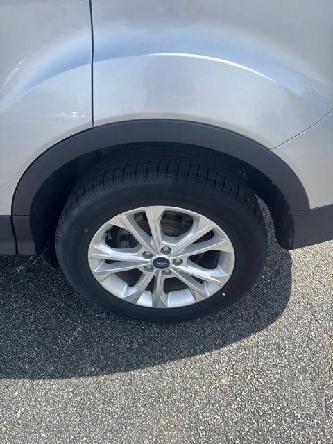 Used 2017 Ford Escape SE FWD image 14