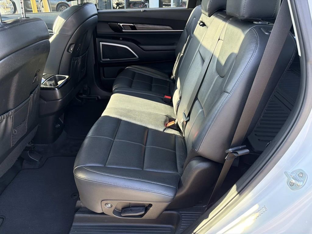 Used 2020 Kia Telluride EX image 16