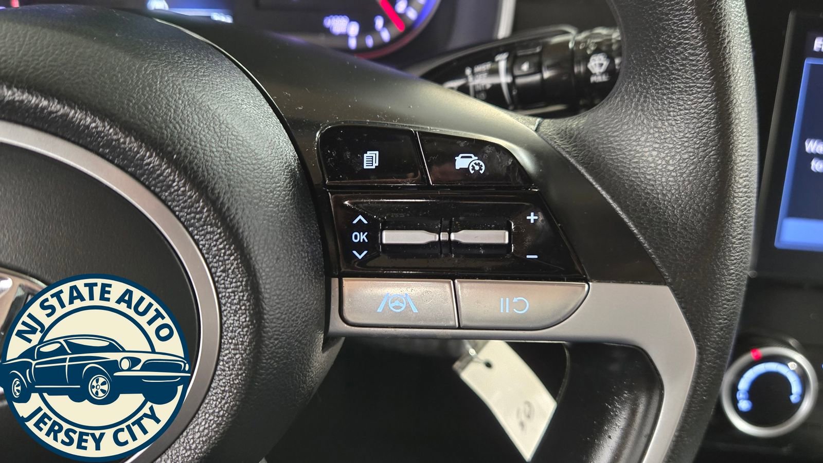 Used 2023 Hyundai Santa Cruz SE image 13