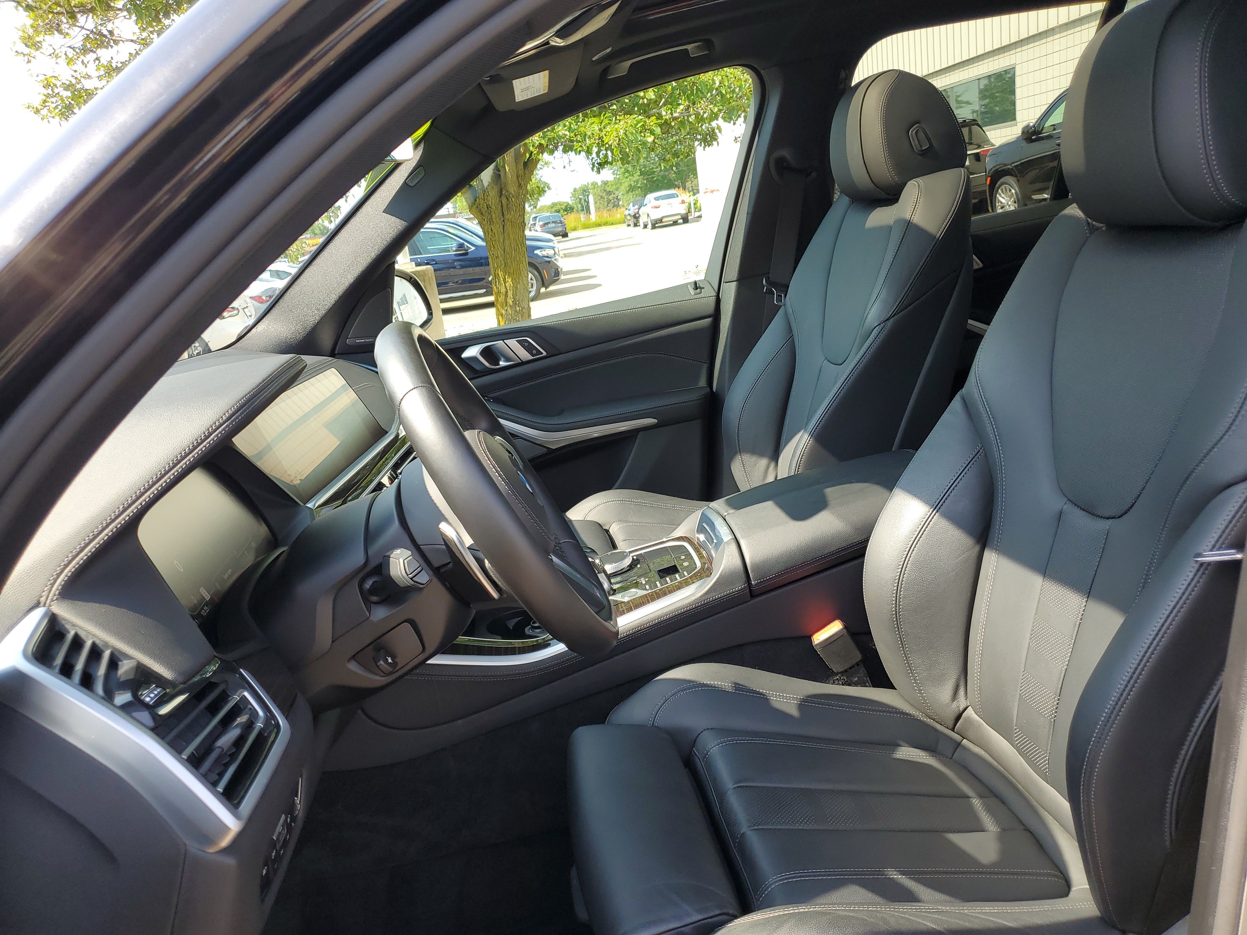 Used 2021 BMW X5 xDrive40i w/ M Sport Package AWD/4WD image 5