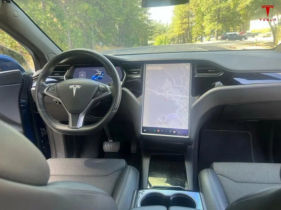 Used 2019 Tesla Model X 75D image 15