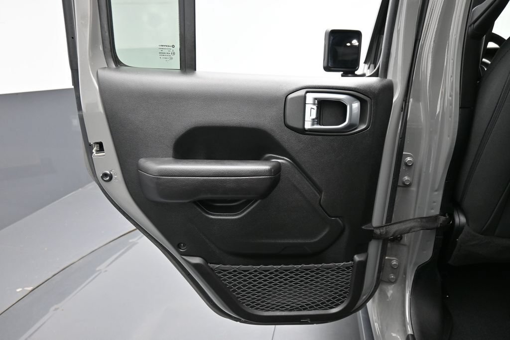 Used 2022 Jeep Wrangler Unlimited Sport AWD/4WD image 19