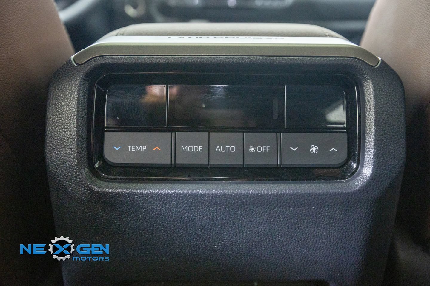Used 2025 Toyota Land Cruiser AWD/4WD image 32