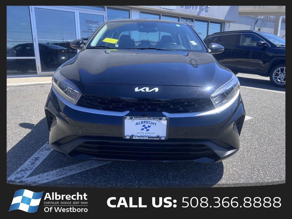 Used 2023 Kia Forte LXS w/ LXS Technology Package FWD image 8