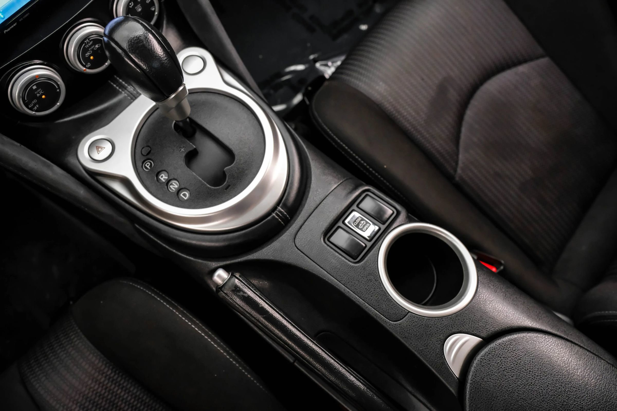 Used 2014 Nissan 370Z Roadster image 18