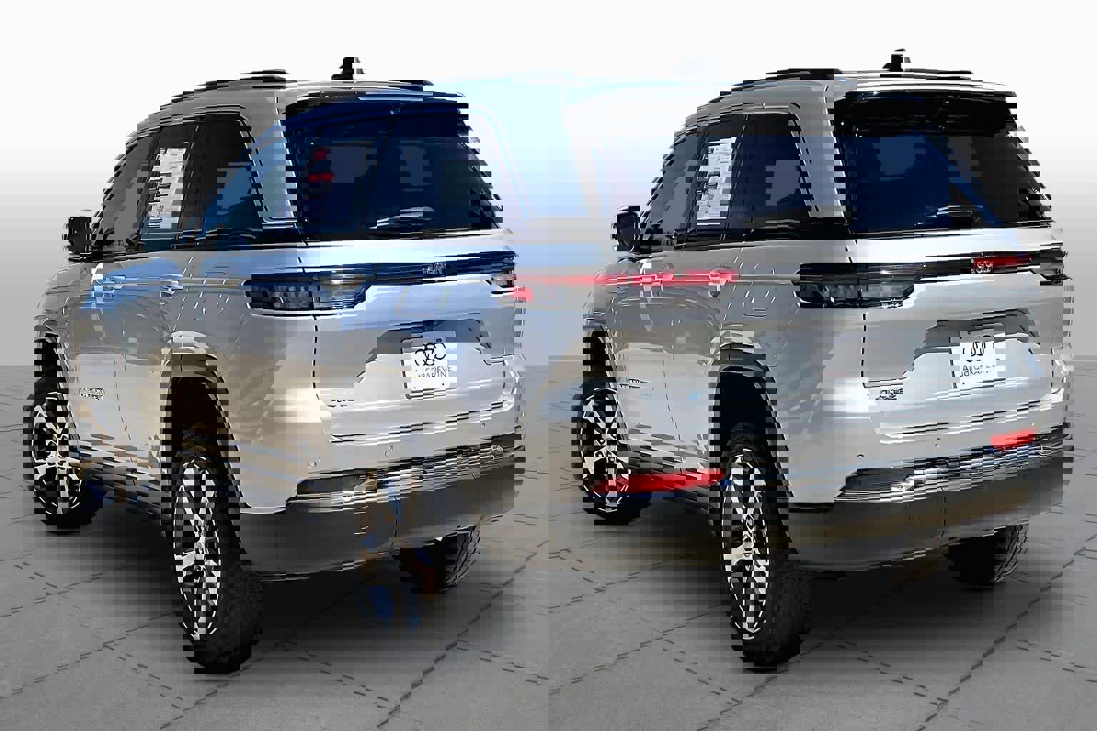 Used 2022 Jeep Grand Cherokee Limited 4xe w/ Luxury Tech Group II image 12