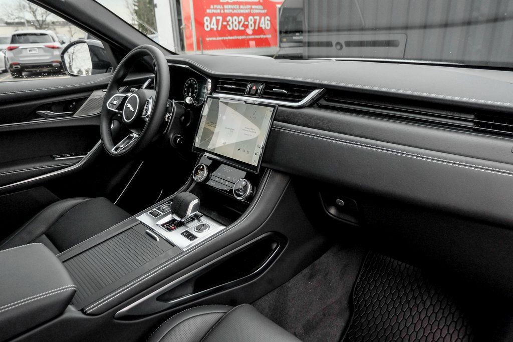 New 2026 Jaguar F-PACE R-Dynamic S image 21