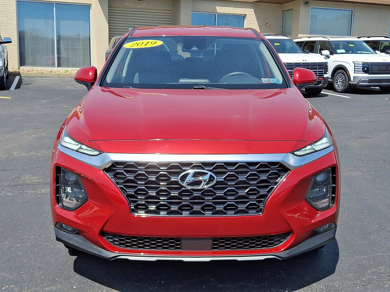 Used 2019 Hyundai Santa Fe SEL AWD/4WD image 2