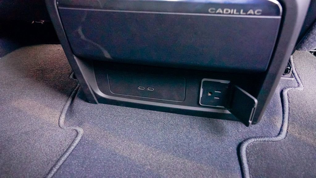 New 2025 Cadillac Escalade IQ Sport 2 w/ LPO, ONYX Package image 19