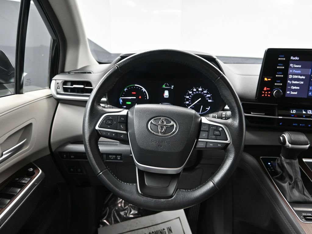 Used 2024 Toyota Sienna XLE image 33
