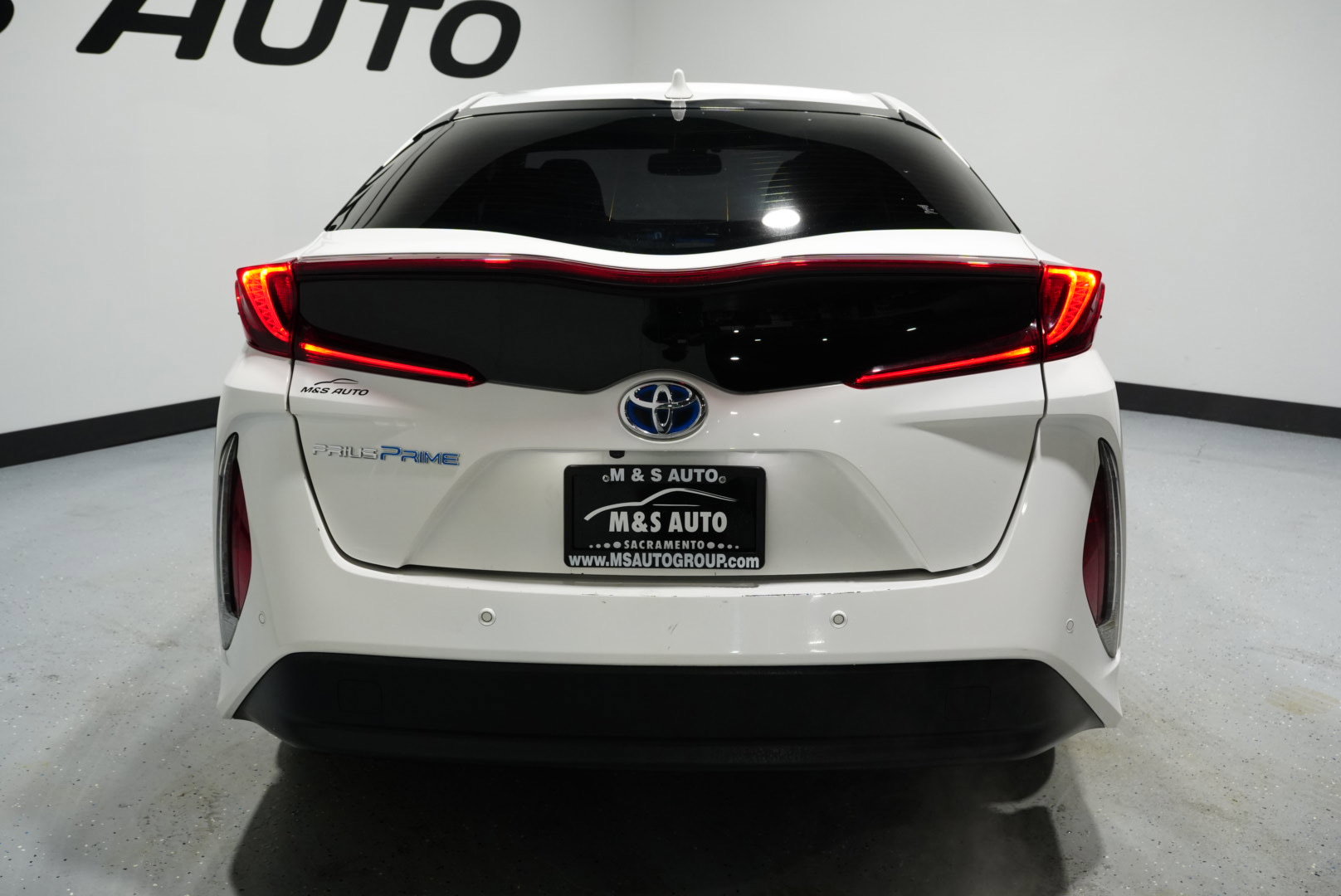 Used 2017 Toyota Prius Prime Advanced image 9