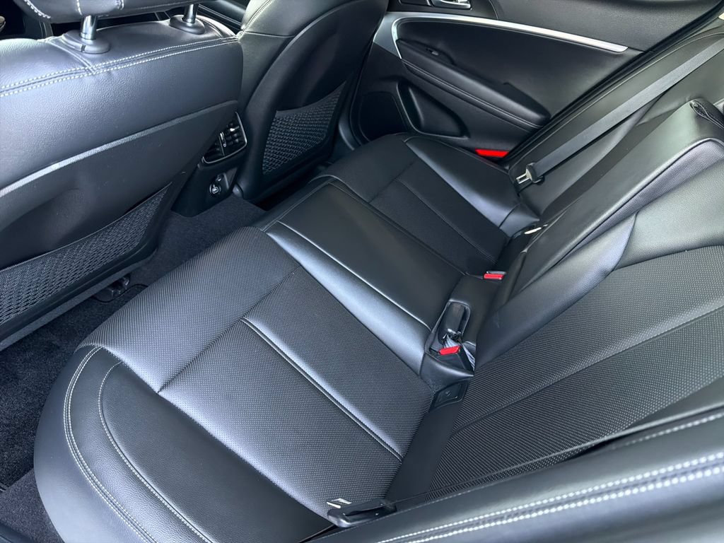 Used 2023 Genesis G70 2.0T RWD image 13