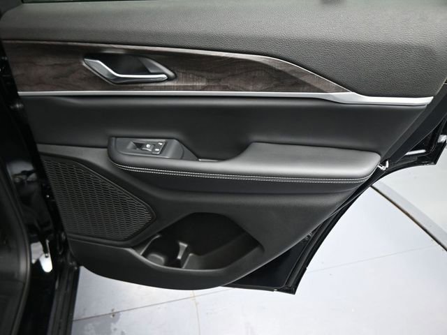 New 2026 Jeep Grand Cherokee Altitude AWD/4WD image 24