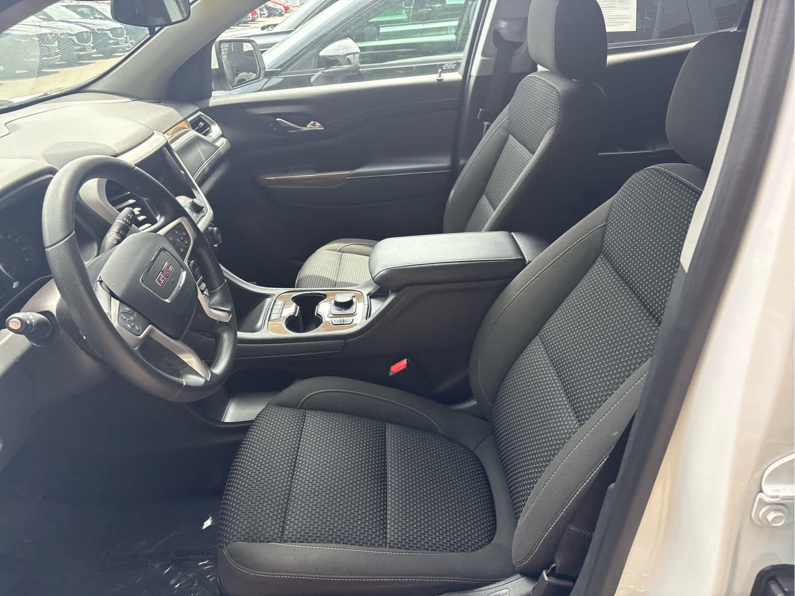 Used 2023 GMC Acadia SLE w/ Driver Convenience Package AWD/4WD image 4