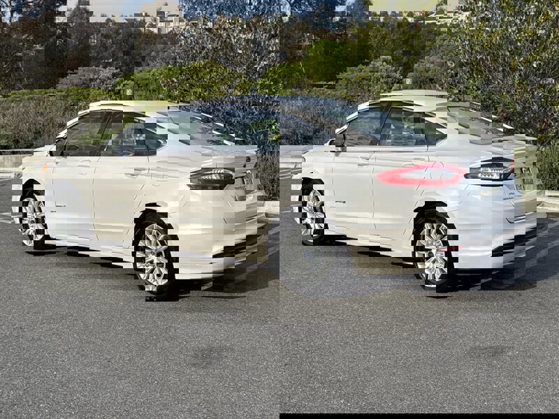 Used 2014 Ford Fusion SE w/ Equipment Group 502A image 4