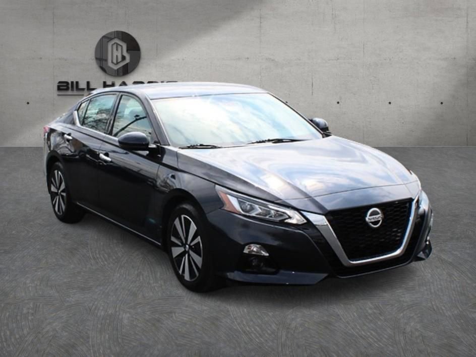 Used 2021 Nissan Altima 2.5 SL image 1
