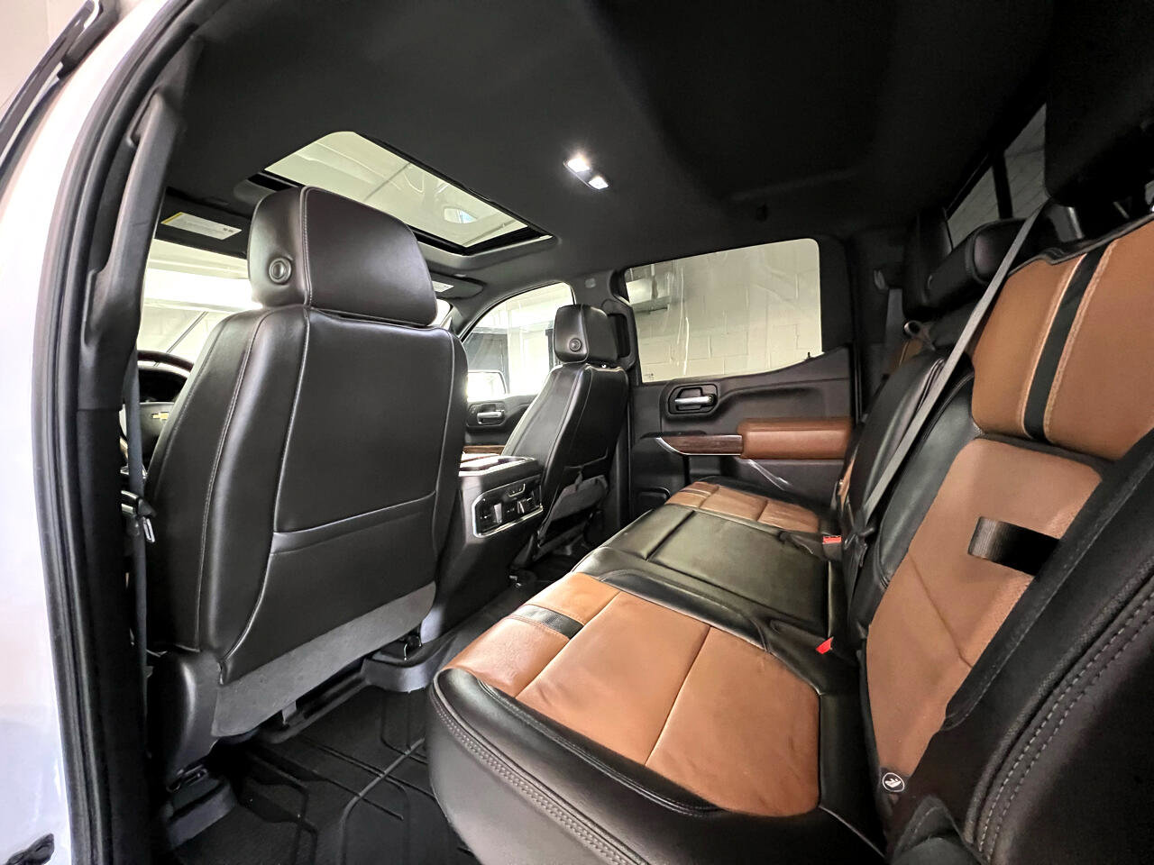 Used 2019 Chevrolet Silverado 1500 High Country image 33