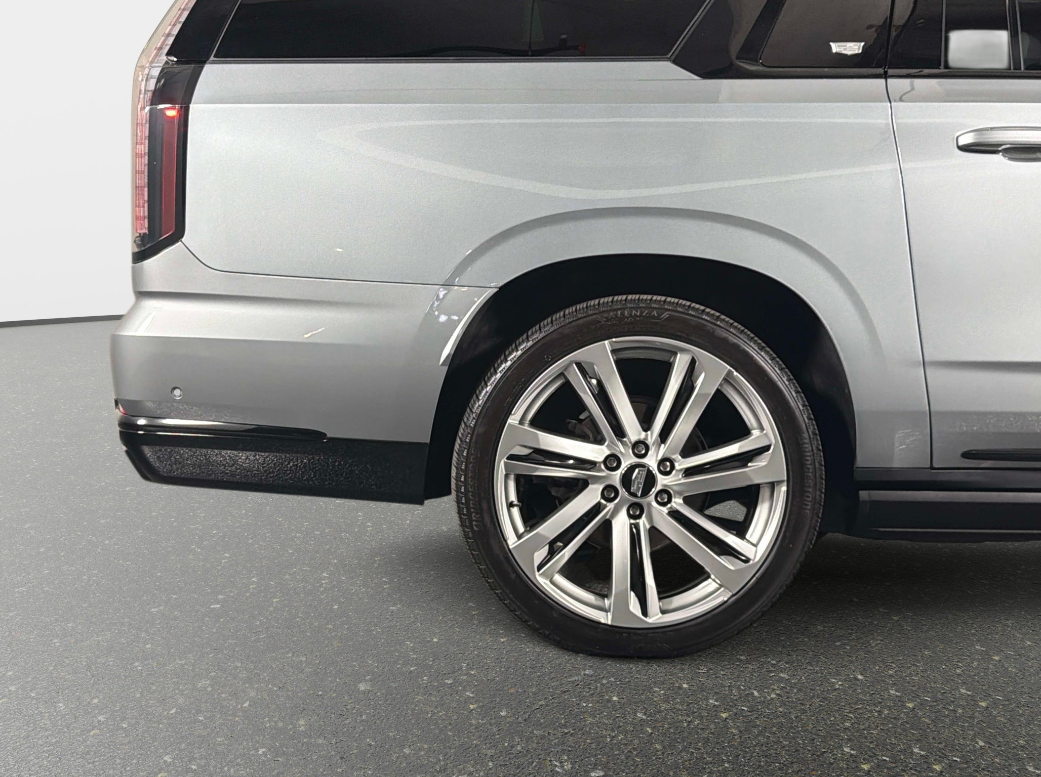 Used 2026 Cadillac Escalade ESV Platinum Sport AWD/4WD image 5