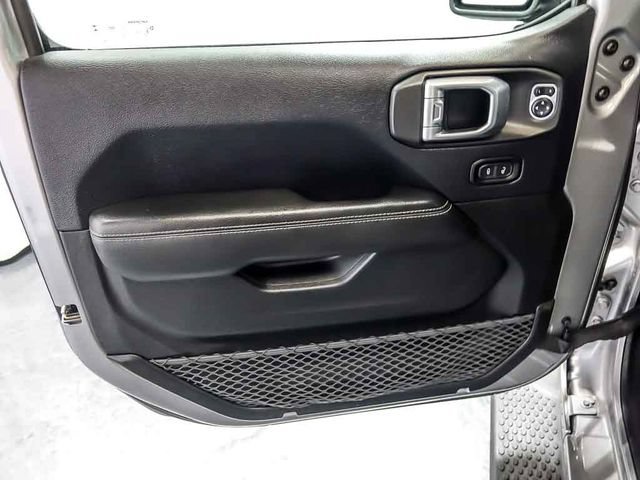 Used 2019 Jeep Wrangler Unlimited Sahara AWD/4WD image 26
