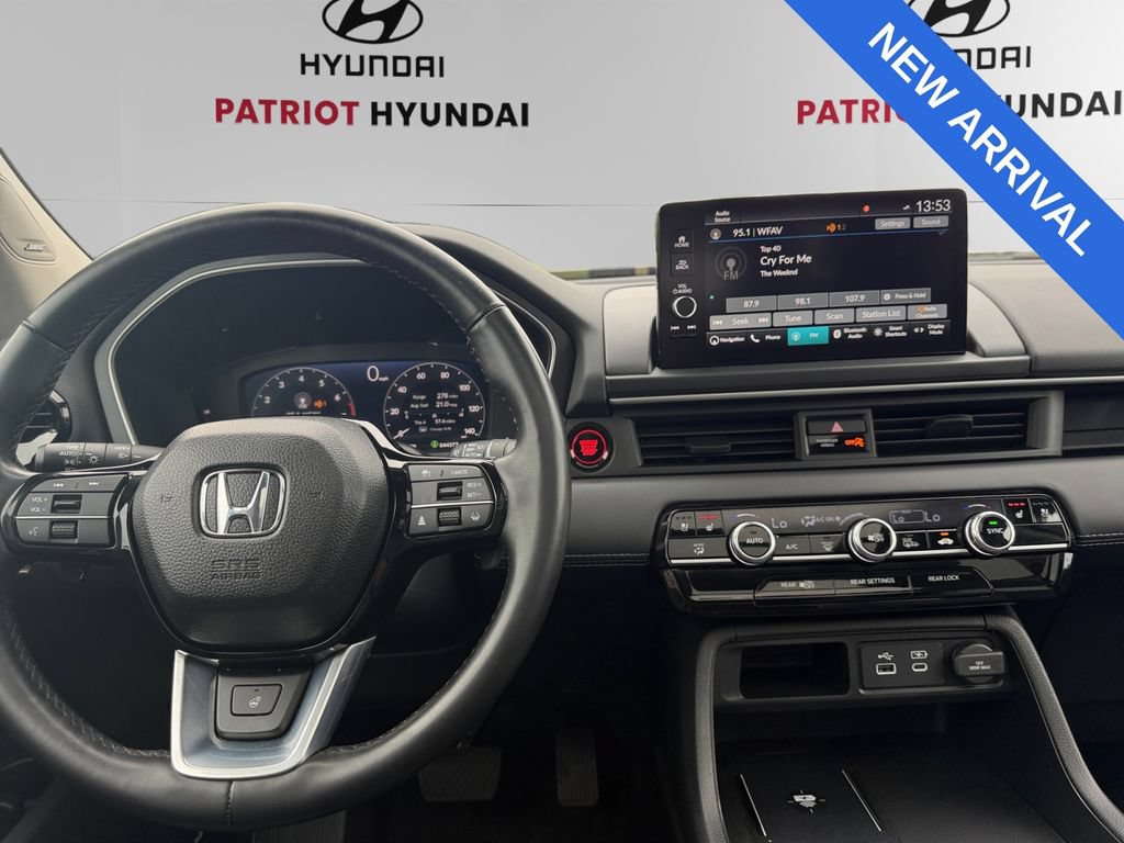 Used 2025 Honda Pilot Elite image 10