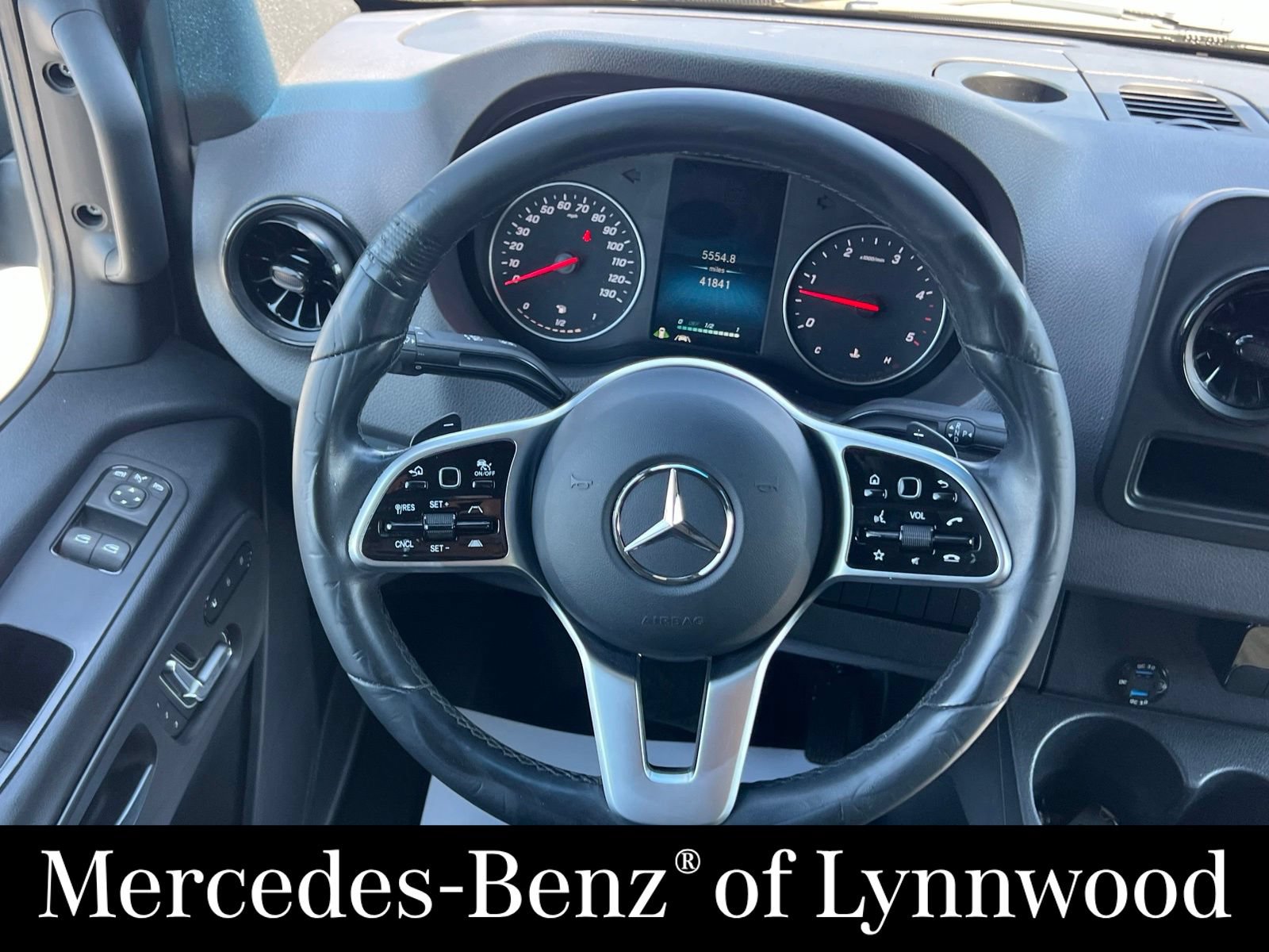 Used 2022 Mercedes-Benz Sprinter 2500 image 21