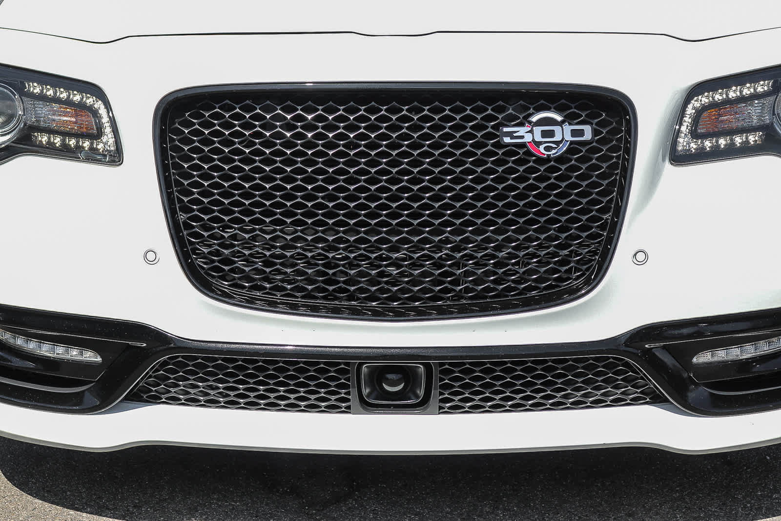 Used 2023 Chrysler 300 C RWD image 9