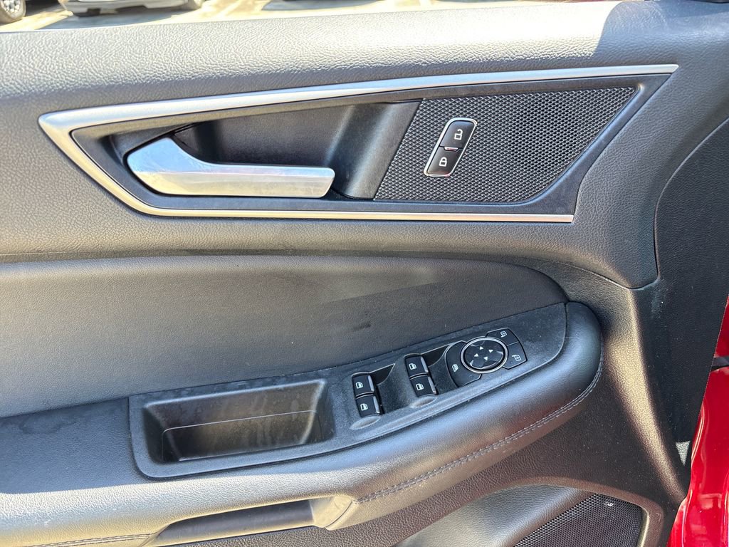 Used 2024 Ford Edge SEL w/ Convenience Package image 16