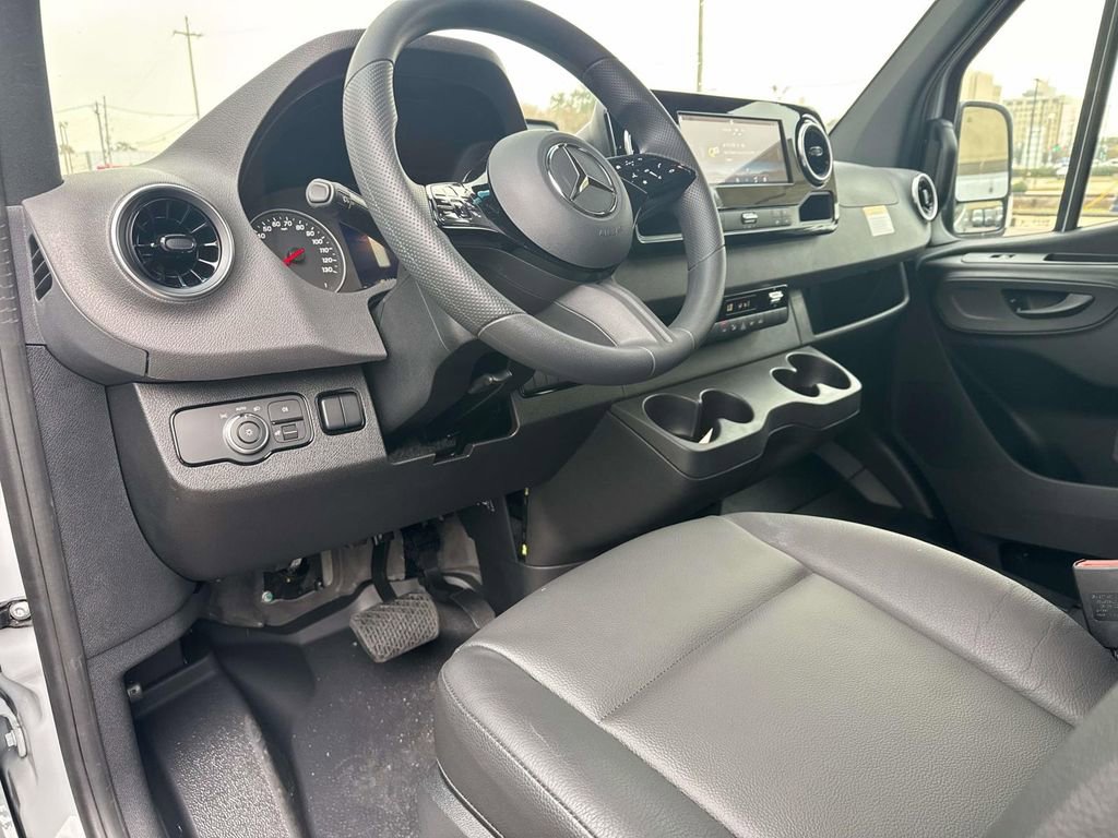 New 2025 Mercedes-Benz Sprinter 2500 image 10