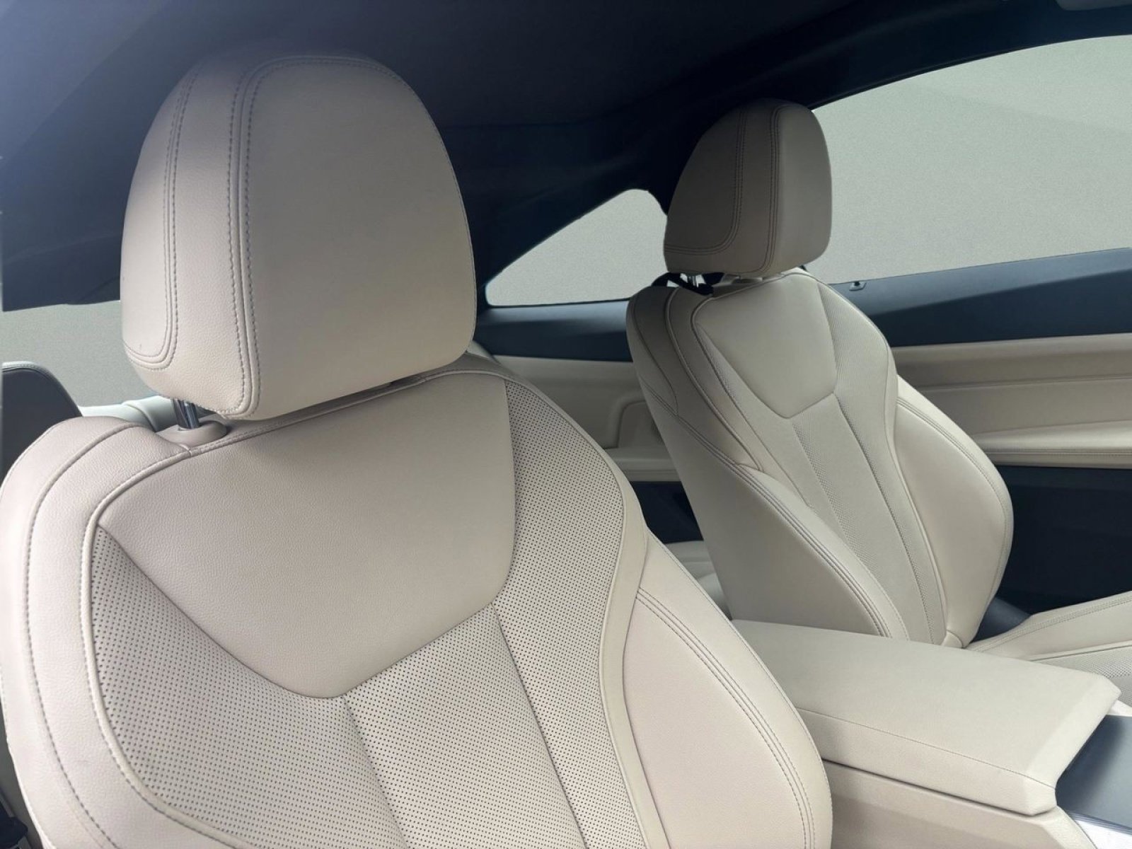 Used 2023 BMW 430i xDrive Coupe w/ M Sport Package image 18