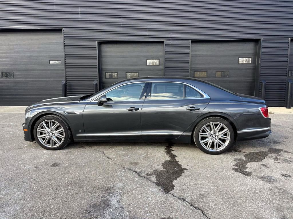 Certified 2022 Bentley Flying Spur V8 image 5
