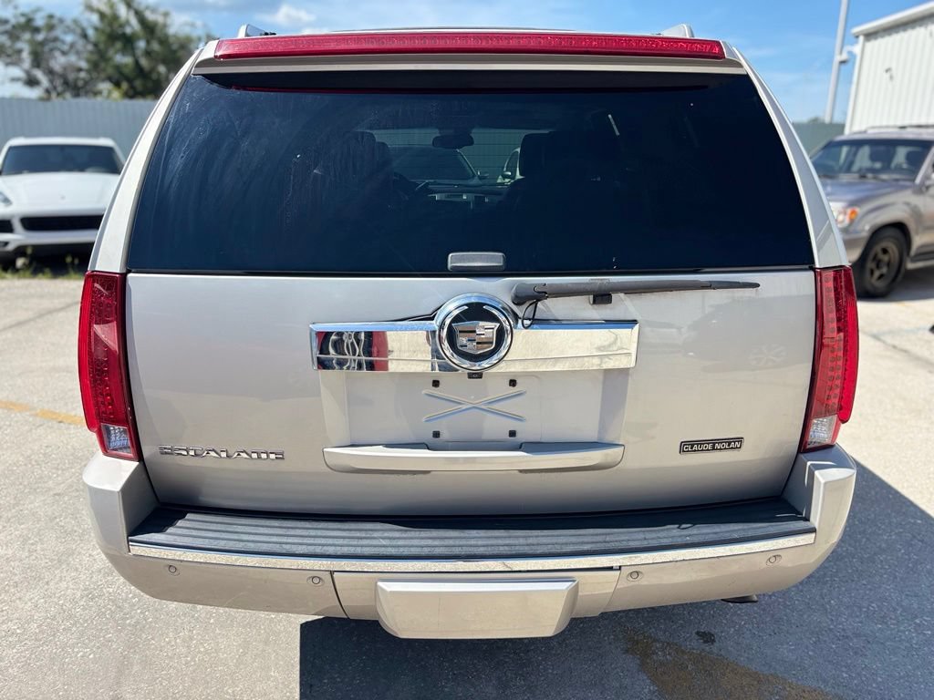 Used 2007 Cadillac Escalade AWD w/ Information Package image 4