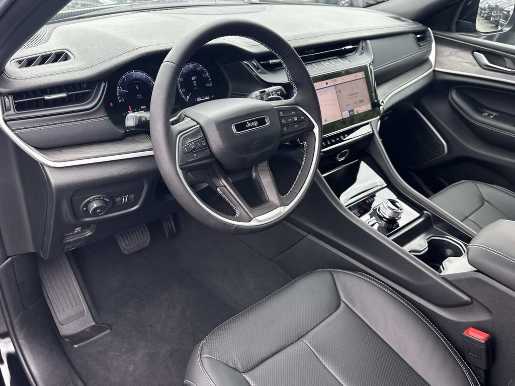 New 2026 Jeep Grand Cherokee Limited AWD/4WD image 2