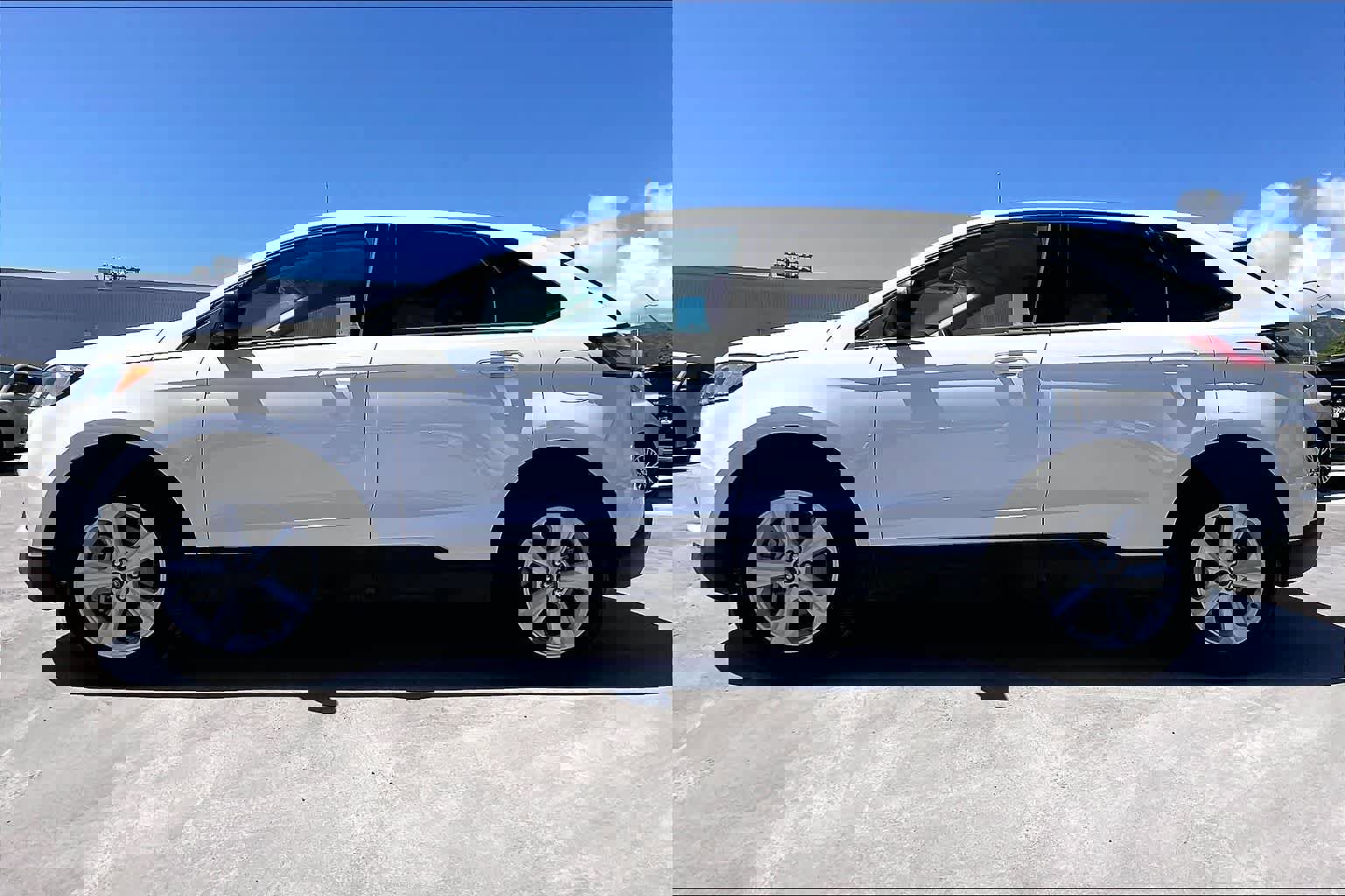 Certified 2021 Ford Edge SE FWD image 3