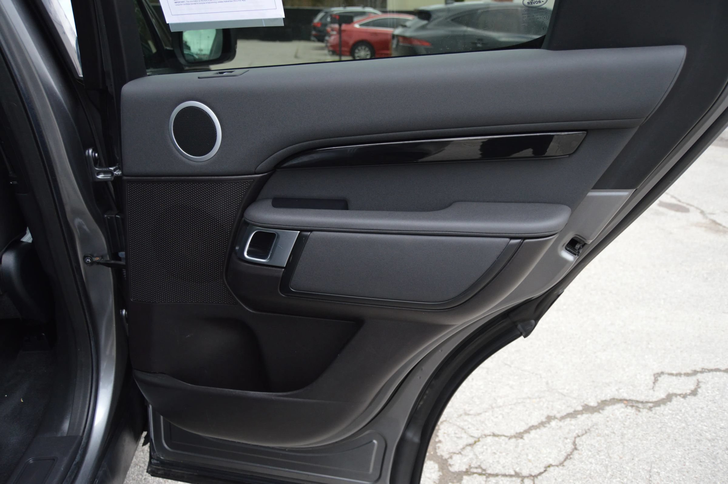 Used 2017 Land Rover Discovery SE AWD/4WD image 22