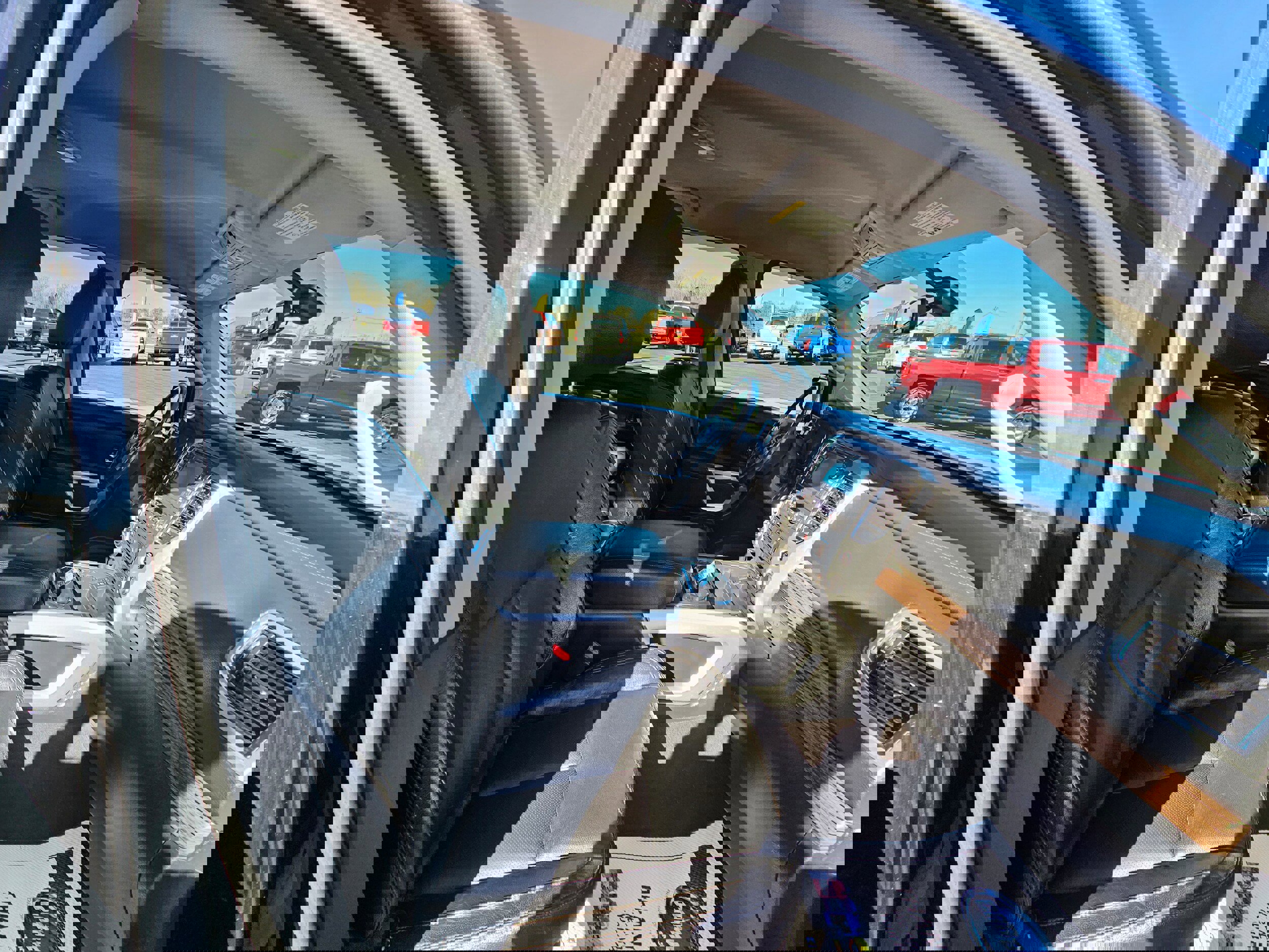 Used 2017 Nissan Titan SL image 18