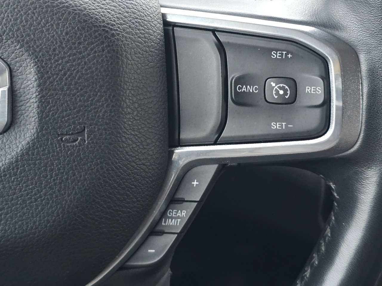 Used 2022 RAM 1500 Laramie image 32