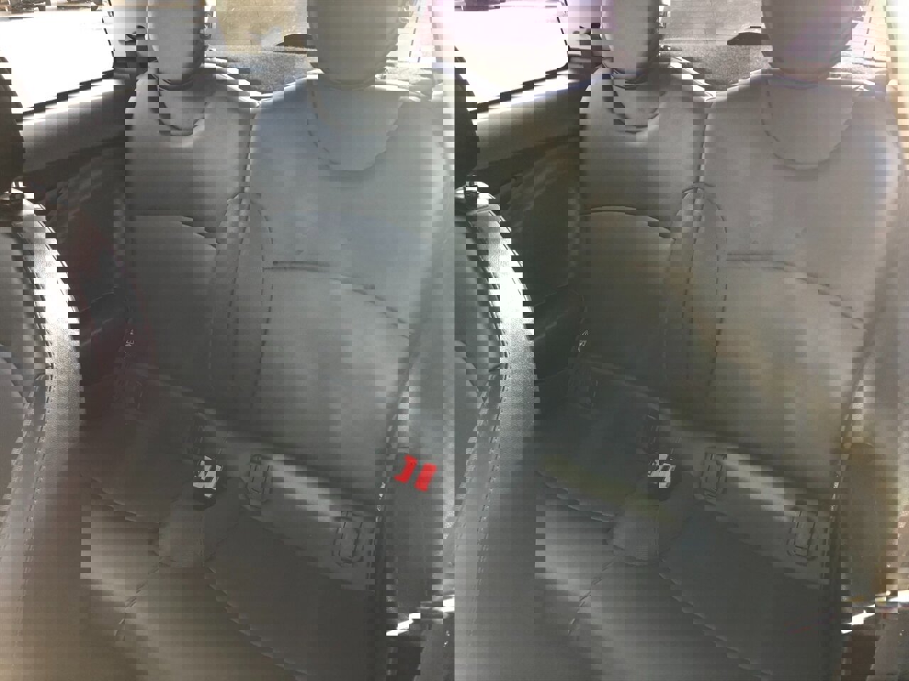 Used 2011 MINI Cooper Hardtop image 10