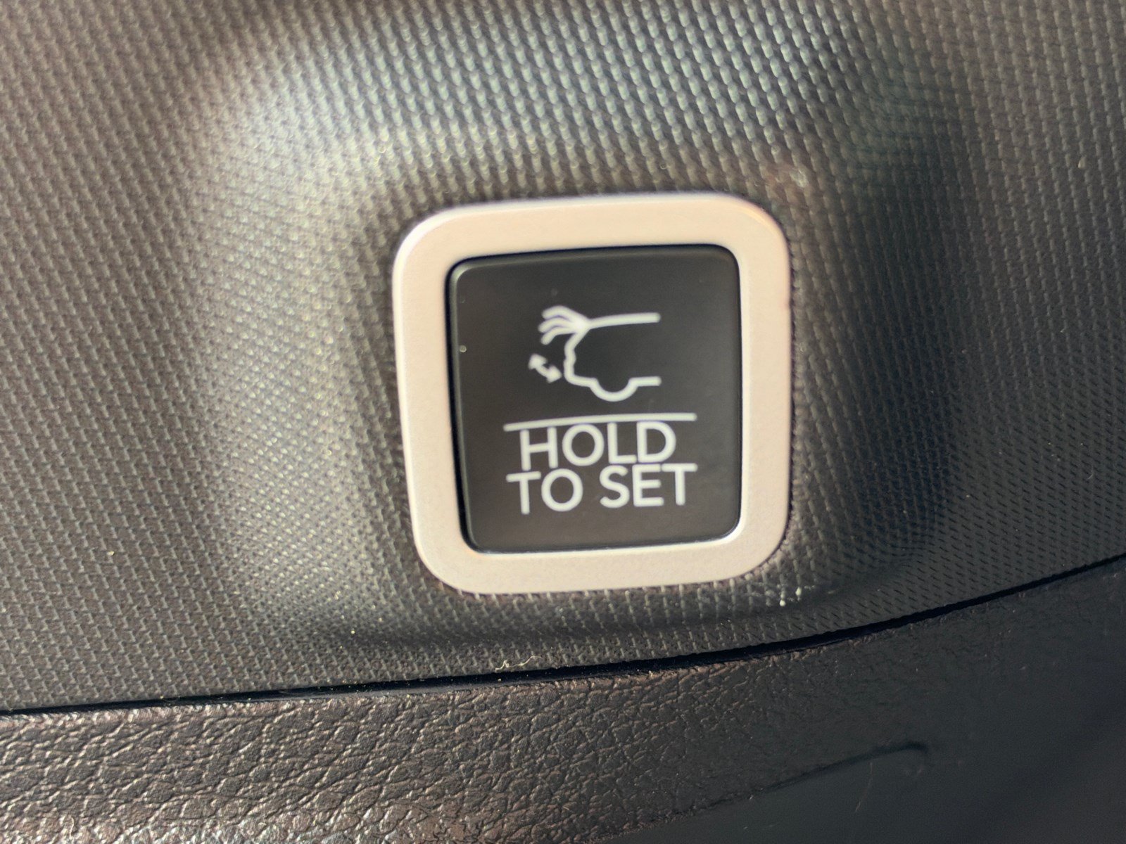 Used 2024 Jeep Grand Cherokee Limited RWD image 19