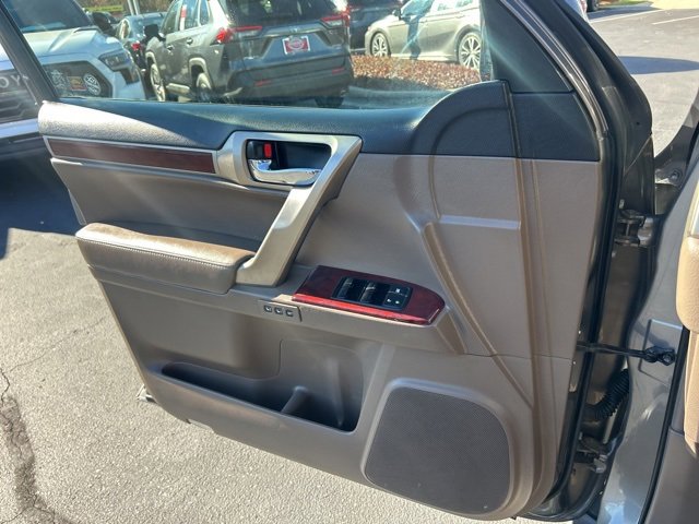 Used 2010 Lexus GX 460 image 26