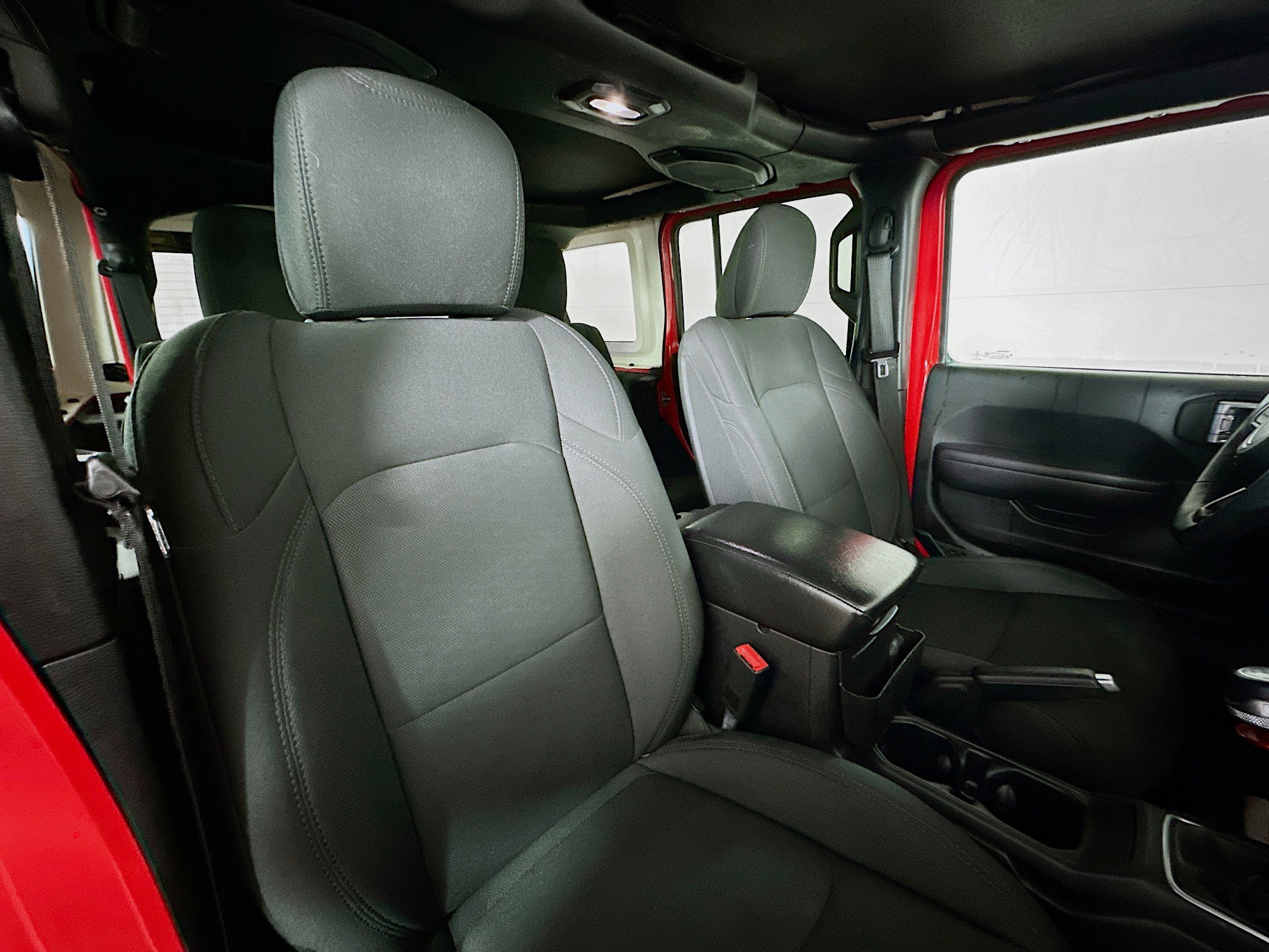 Used 2018 Jeep Wrangler Unlimited Sport S image 25