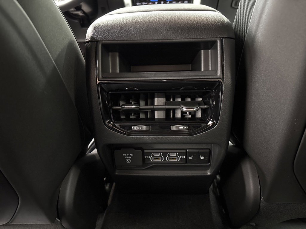 New 2025 Jeep Grand Cherokee Limited w/ Black Appearance Package image 32