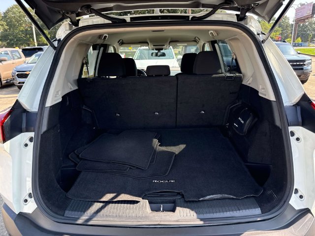 Used 2023 Nissan Rogue S AWD/4WD image 9